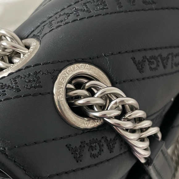 Authentic Balenciaga BB Round Bag Large - Picture 5 of 10